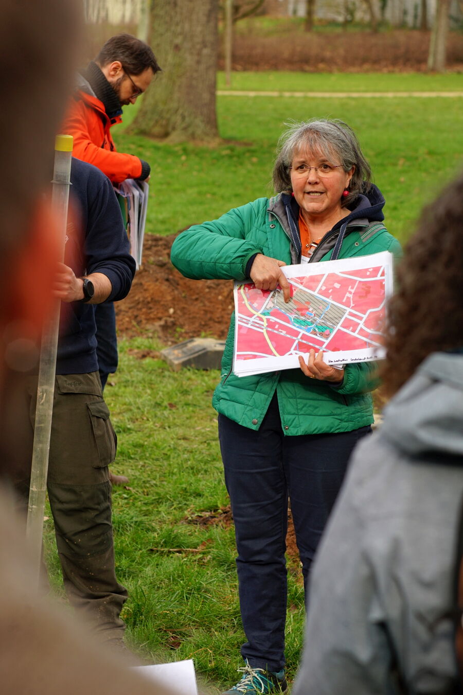 Einblicke in den Boden und das Tun des Klimawandelprojektes gab Frau Dr. Ursula Weiß.
