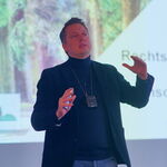 Die rechtlichen Dimensionen des Baumschutz brachte Dr. Cedric Vornholt näher.