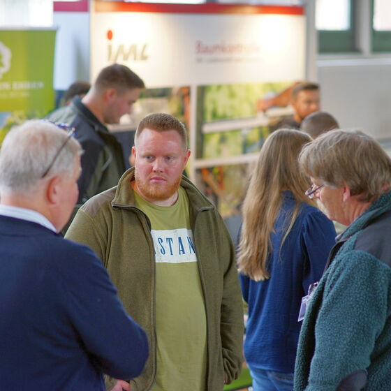 Das Gespräch mit den Ausstellern sowie Fachliteratur am Bücherstand wurden intensiv gesucht und gefunden.