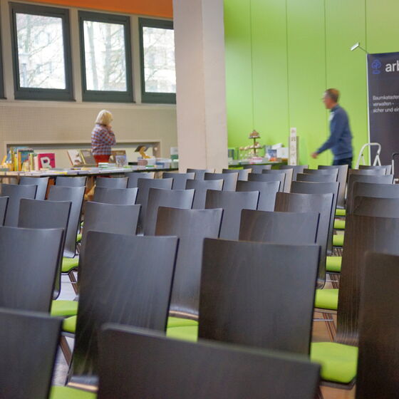 Die liebevoll vorbereiteten Räumlichkeiten warten auf die Teilnehmer.